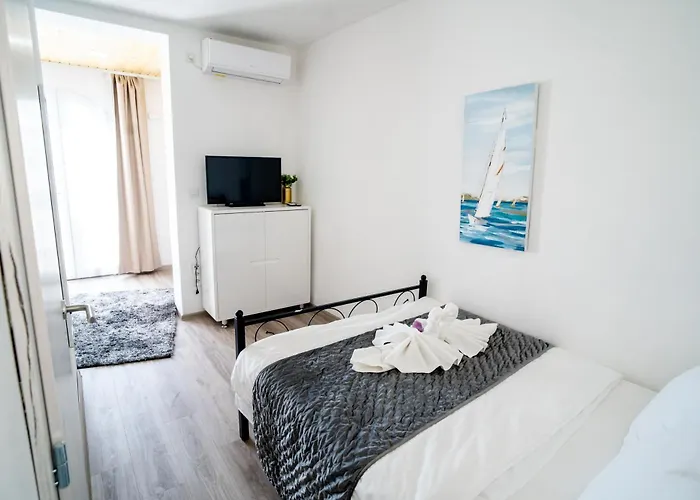 Irene Bed & Breakfast 3*